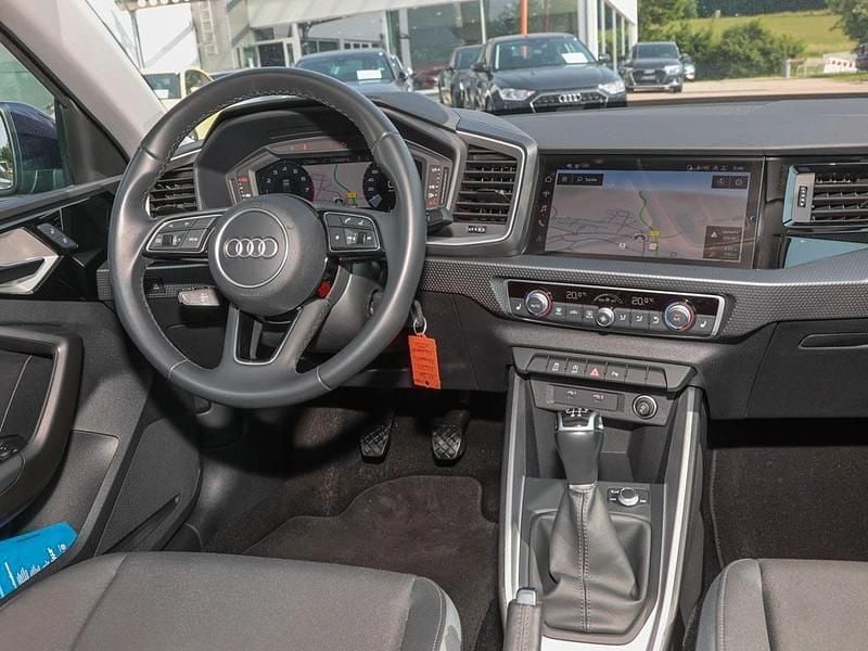 Gebraucht Audi A1 Sportback Advanced Plus 95 PS (69 kW) 2023 Navarrablau metallic Kleinwagen