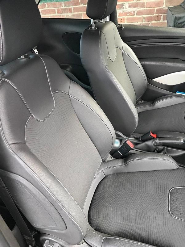 Gebraucht Opel Adam 101 PS (74 kW) 2017 Andere farben Kleinwagen