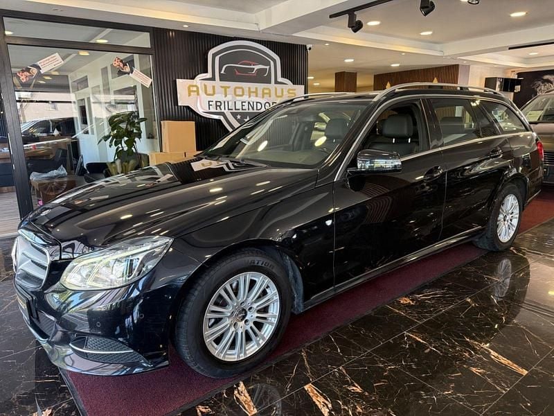 Schwarz Gebraucht 2013 Mercedes E220 Kombi | 7.950 € (Fairer Preis) - Bild 1/4