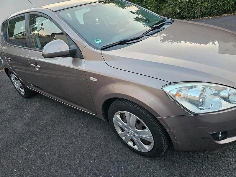 Gebraucht Kia Ceed 116 PS (85 kW) 2007 Braun Kleinwagen