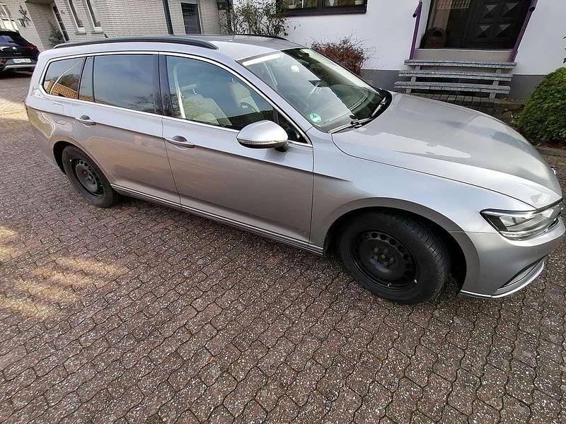 Gebraucht VW Passat Business 150 PS (110 kW) 2020 Silber Kombi