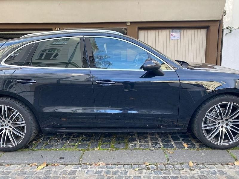 Schwarz Gebraucht 2014 Porsche Macan S SUV | 22.999 € (Superpreis) - Bild 1/4