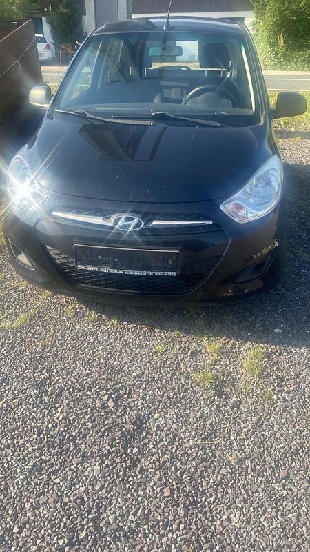 Schwarz Gebraucht 2010 Hyundai i10 Kleinwagen | 2.100 € (Fairer Preis) - Bild 1/3