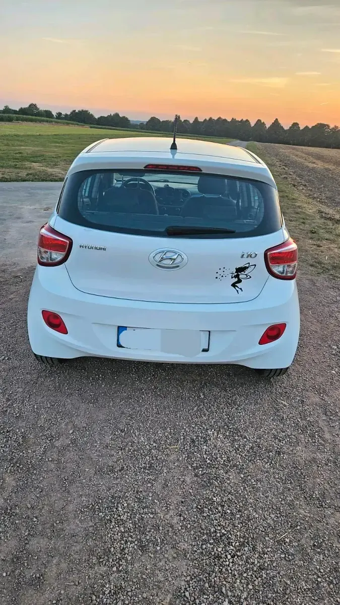 Gebraucht Hyundai i10 67 PS (49 kW) 2017 Weiß Kleinwagen