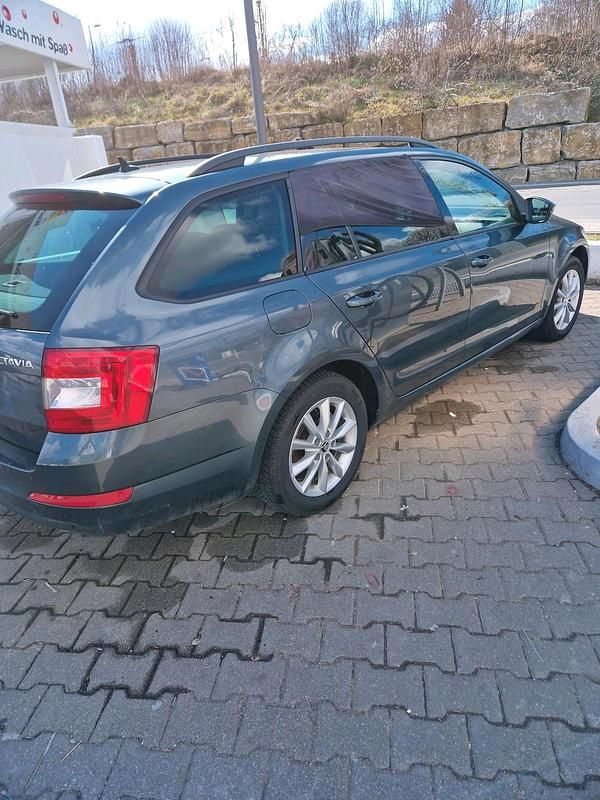 Gebraucht Skoda Octavia 150 PS (110 kW) 2016 Grau Kleinwagen