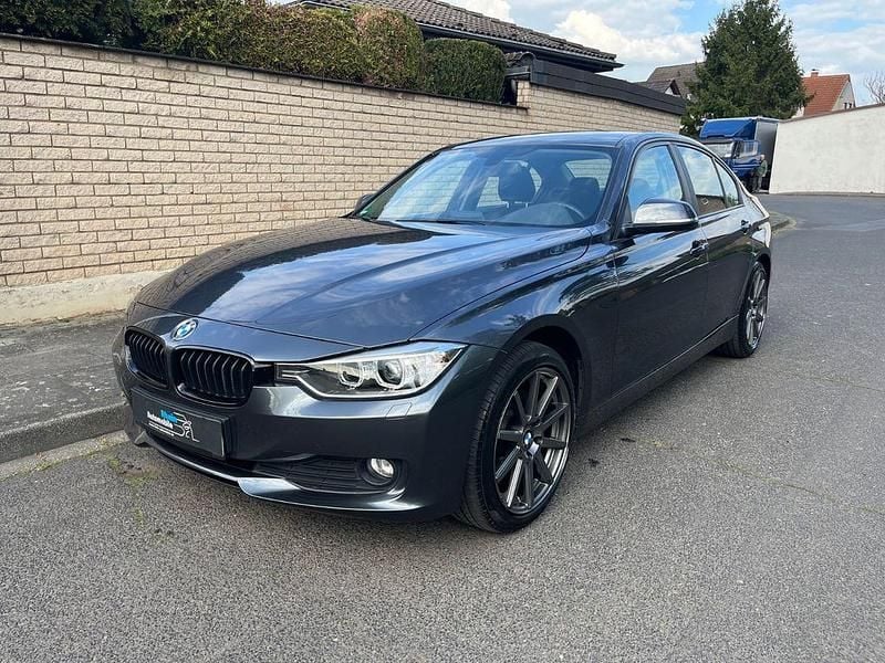 Second-hand BMW 320 184 CP (135 kW) 2012 Gri Berlinǎ