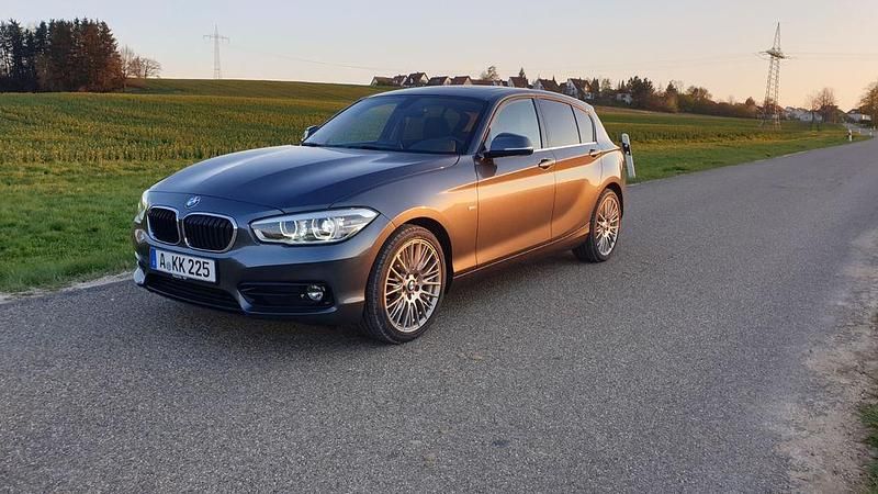 Grau Gebraucht 2016 BMW 125 Sport Line Kleinwagen | 18.290 € (Fairer Preis) - Bild 1/4