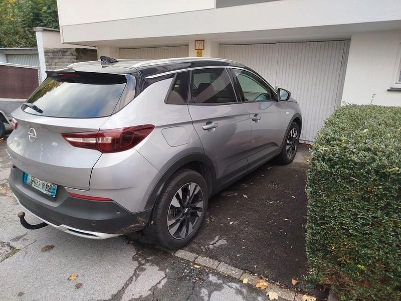Silber Gebraucht 2021 Opel Grandland X Ultimate SUV | 25.900 € (Etwas zu teuer) - Bild 1/4