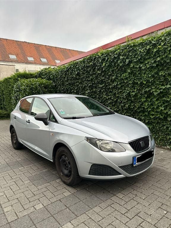 Silber Gebraucht 2009 Seat Ibiza Limousine | 1.400 € (Superpreis) - Bild 1/4