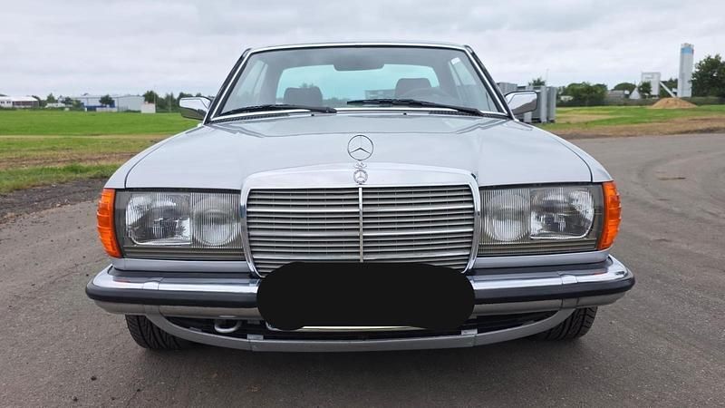 Second-hand Mercedes C280 252 CP (185 kW) 1983 Argintiu Coupe