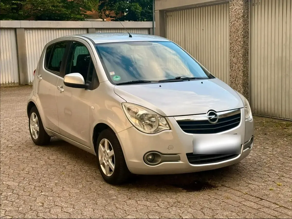 Gebraucht Opel Agila 86 PS (63 kW) 2009 Silber Kleinwagen