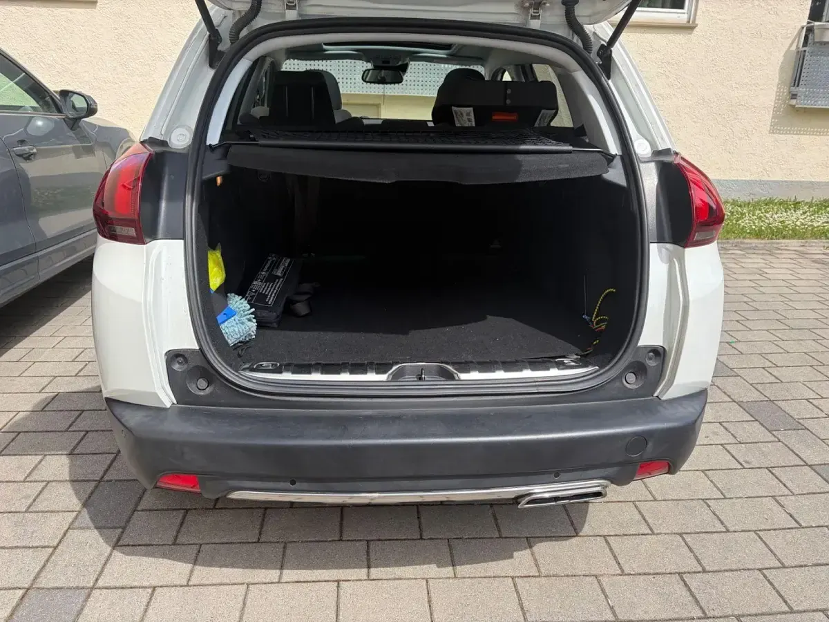 Gebraucht Peugeot 2008 Active 110 PS (80 kW) 2018 Weiß SUV
