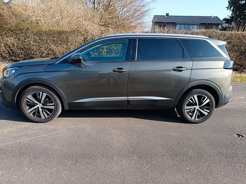 Gebraucht Peugeot 5008 Allure 131 PS (96 kW) 2020 SUV