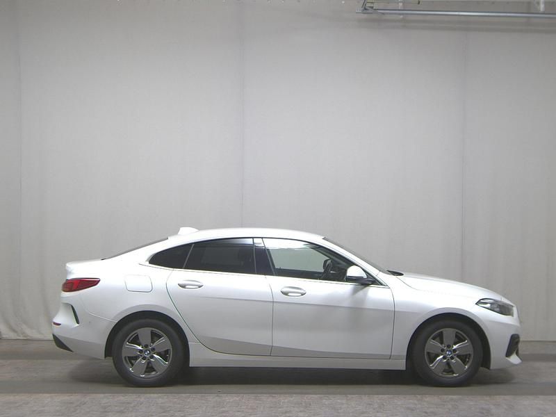 Mineralweiss metallic Gebraucht 2022 BMW 216 Advantage Coupé | 19.280 € (Fairer Preis) - Bild 1/4
