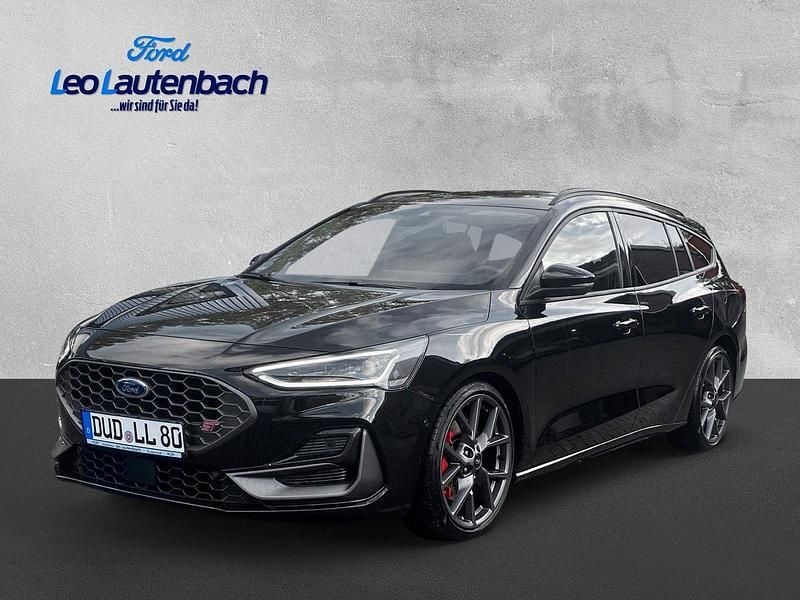 Obsidianschwarz metallic Gebraucht 2024 Ford Focus ST Limousine | 42.900 € - Bild 1/4