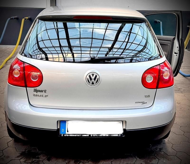 Silber Gebraucht 2004 VW Golf V Limousine | 5.600 € - Bild 1/4