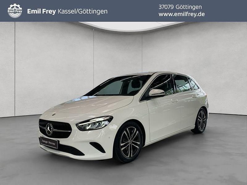 Weiß Gebraucht 2024 Mercedes B200 Advanced Van / Kleinbus | 30.320 € (Guter Preis) - Bild 1/4