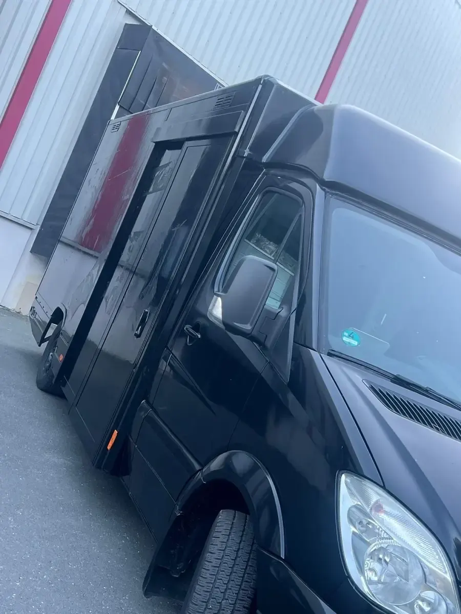 Gebraucht Mercedes Sprinter 75 PS (55 kW) 2012 Schwarz