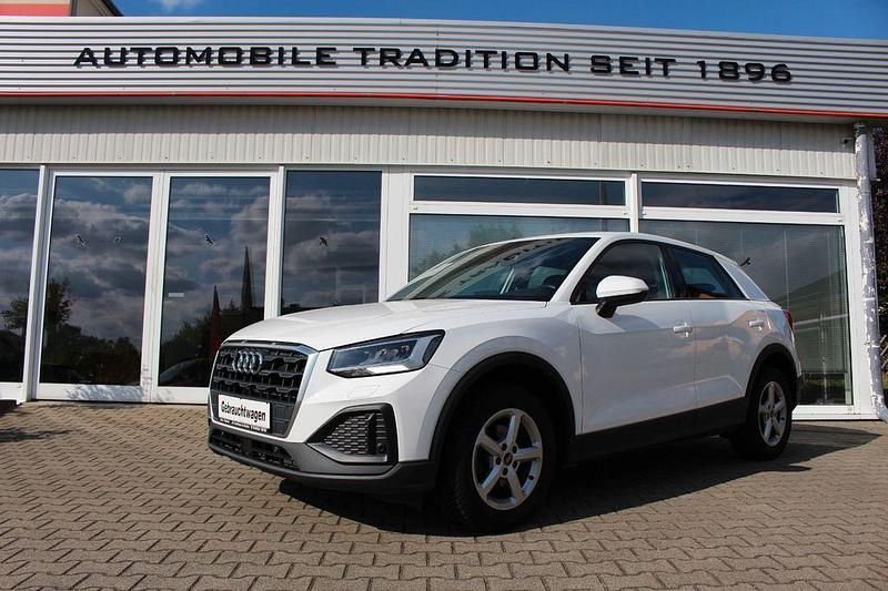 Weiß Gebraucht 2023 Audi Q2 SUV | 22.475 € (Guter Preis) - Bild 1/4