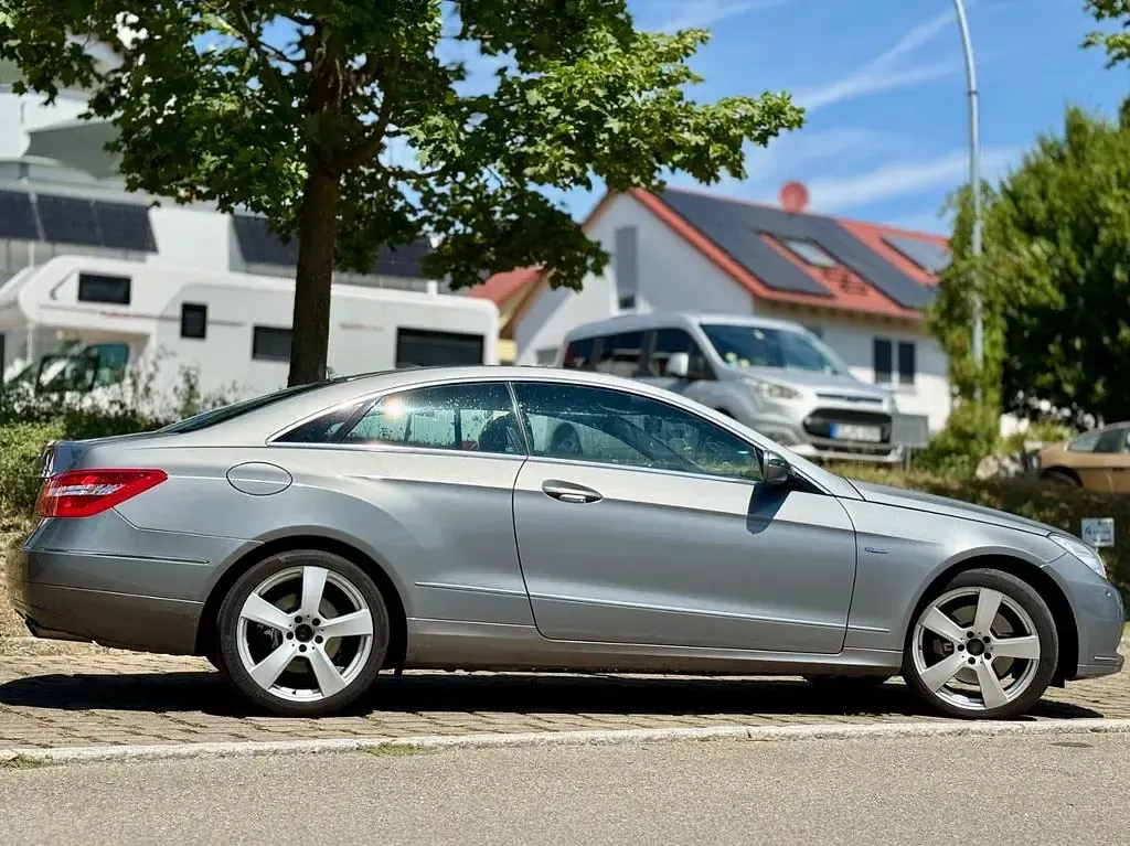 Gebraucht Mercedes E350 Avantgarde 231 PS (169 kW) 2010 Grau Coupé