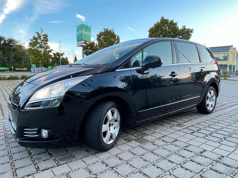 Schwarz Gebraucht 2012 Peugeot 5008 Van / Kleinbus | 3.300 € (Guter Preis) - Bild 1/4