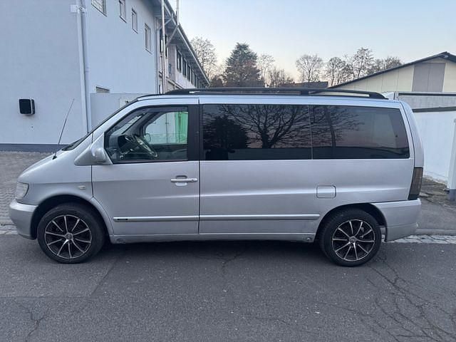 Gebraucht Mercedes V220 122 PS (89 kW) 2003 Silber Van / Kleinbus