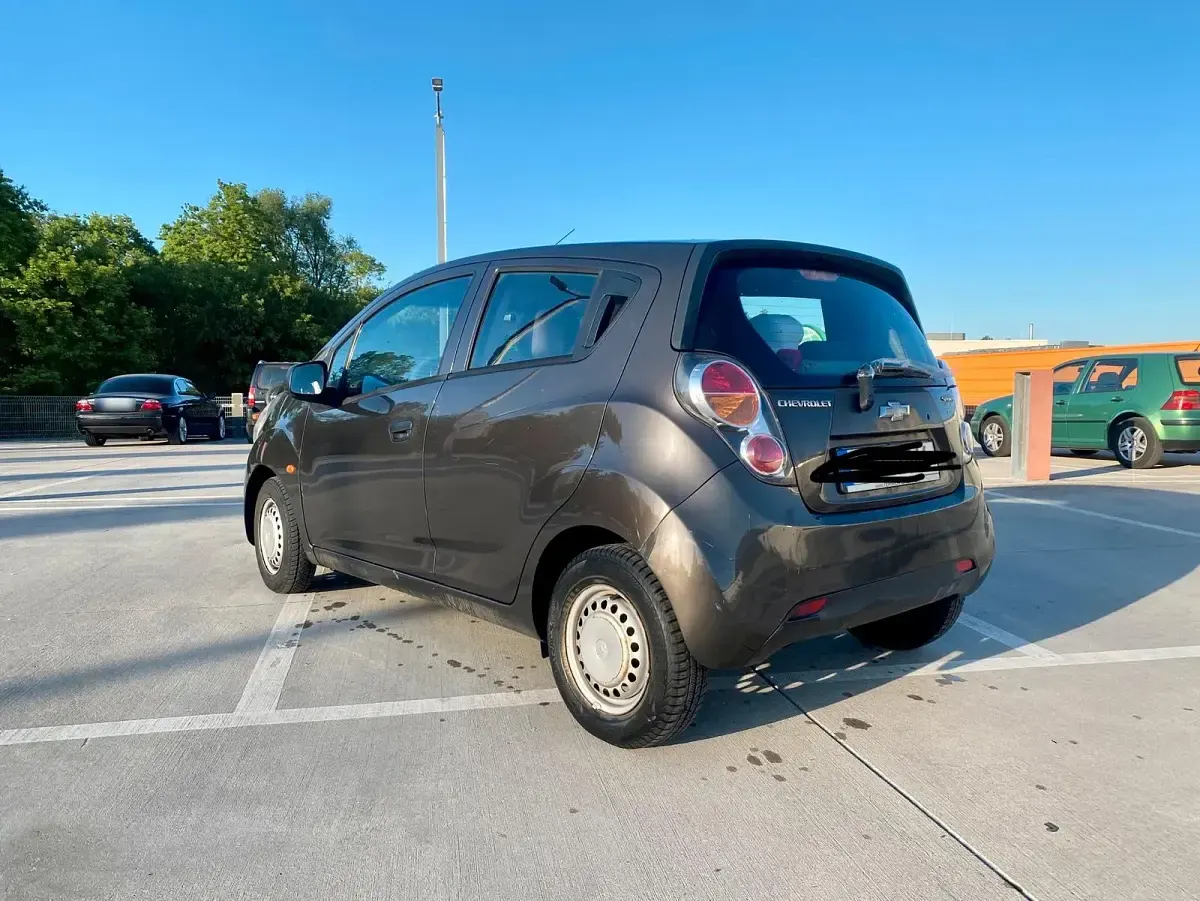 Second-hand Chevrolet Spark 68 CP (50 kW) 2011 Gri Hatchback