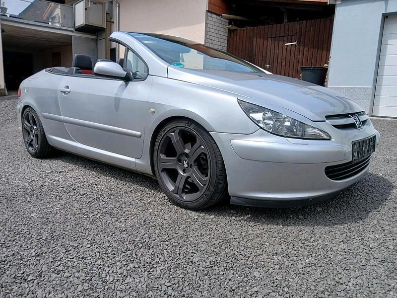 Silber Gebraucht 2004 Peugeot 307 CC Cabrio | 5.999 € - Bild 1/4