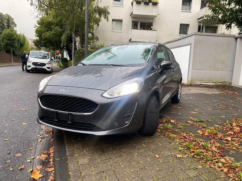 Grau Gebraucht 2017 Ford Fiesta Trend Kleinwagen | 5.990 € (Guter Preis) - Bild 1/4