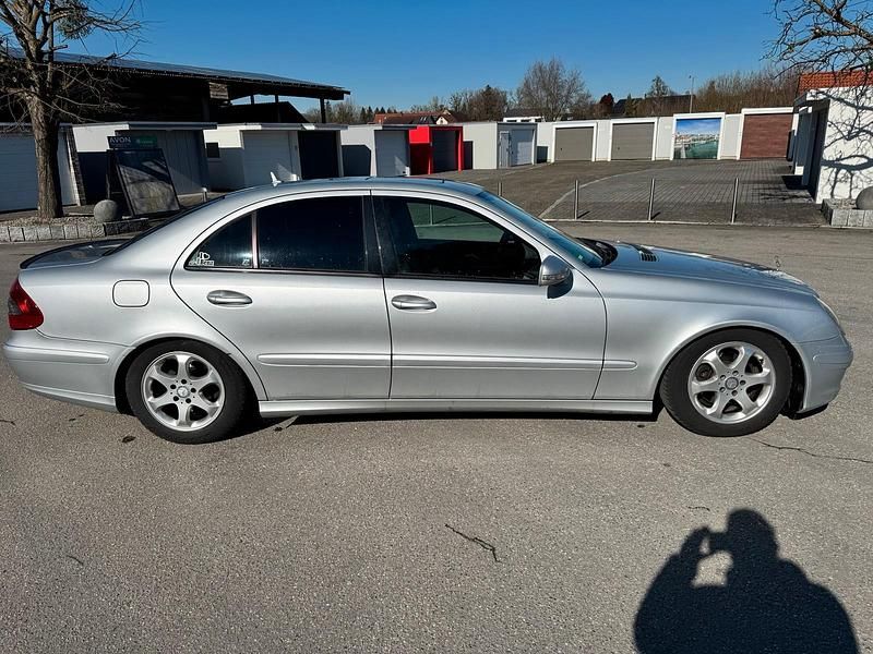 Gebraucht Mercedes E280 231 PS (169 kW) 2007 Silber Limousine