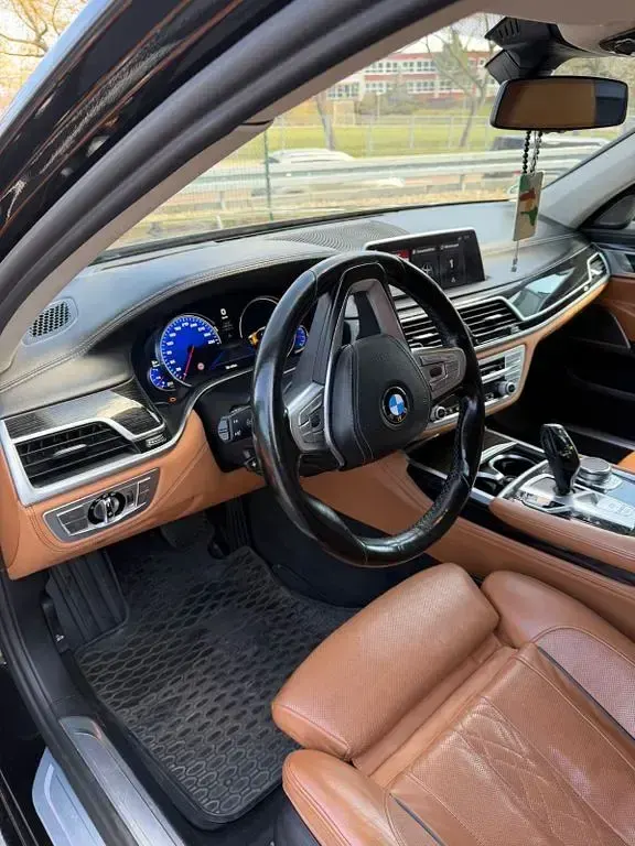 Gebraucht BMW 750 400 PS (294 kW) 2017 Schwarz Limousine