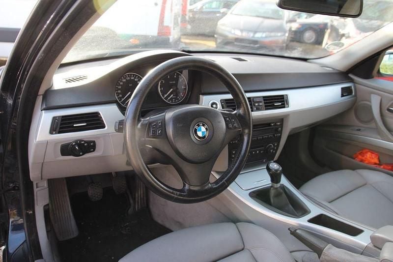 Gebraucht BMW 320 Sport Line 150 PS (110 kW) 2005 Blau Limousine