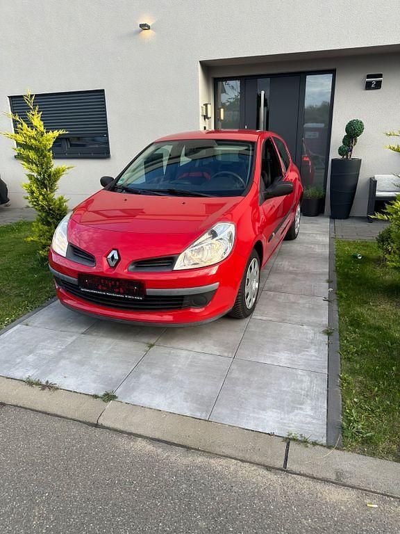 Rot Gebraucht 2006 Renault Clio II Authentique | 1.700 € (Fairer Preis) - Bild 1/4