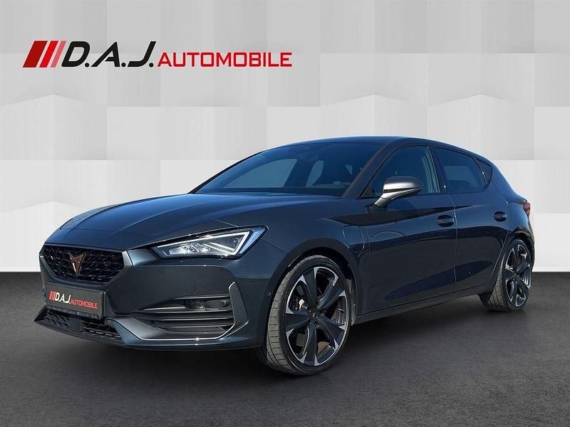 Magnetic grau Gebraucht 2021 Cupra Leon VZ Limousine | 24.480 € (Fairer Preis) - Bild 1/4