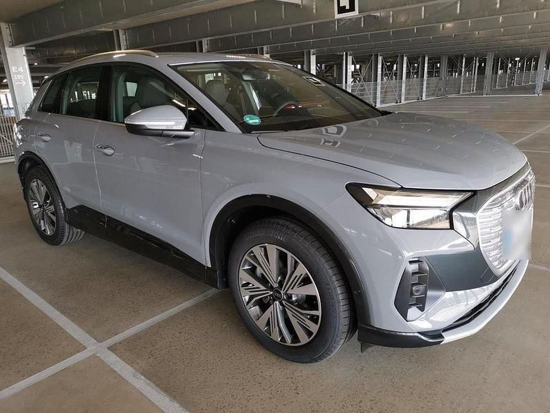 Gebraucht Audi Q4 e-tron Advanced 150 kW (204 PS) 2023 Grau SUV