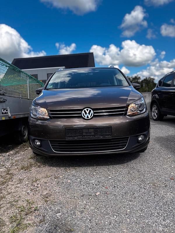 Braun Gebraucht 2014 VW Touran Van / Kleinbus | 4.999 € (Superpreis) - Bild 1/4