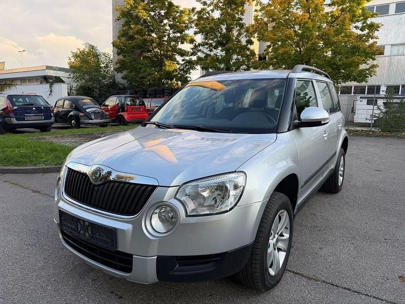 Silber Gebraucht 2010 Skoda Yeti Ambition SUV | 5.990 € (Fairer Preis) - Bild 1/4