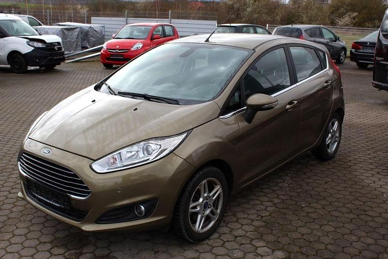 Gebraucht Ford Fiesta Titanium 82 PS (60 kW) 2015 Braun Limousine