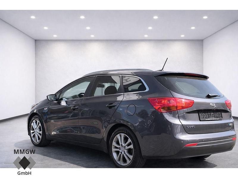 Gebraucht Kia Ceed Sportswagon 128 PS (94 kW) 2014 Grau Kombi