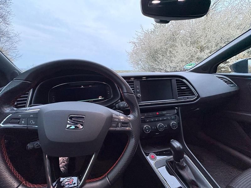 Second-hand Seat Leon FR 190 CP (139 kW) 2019 Gri Berlinǎ