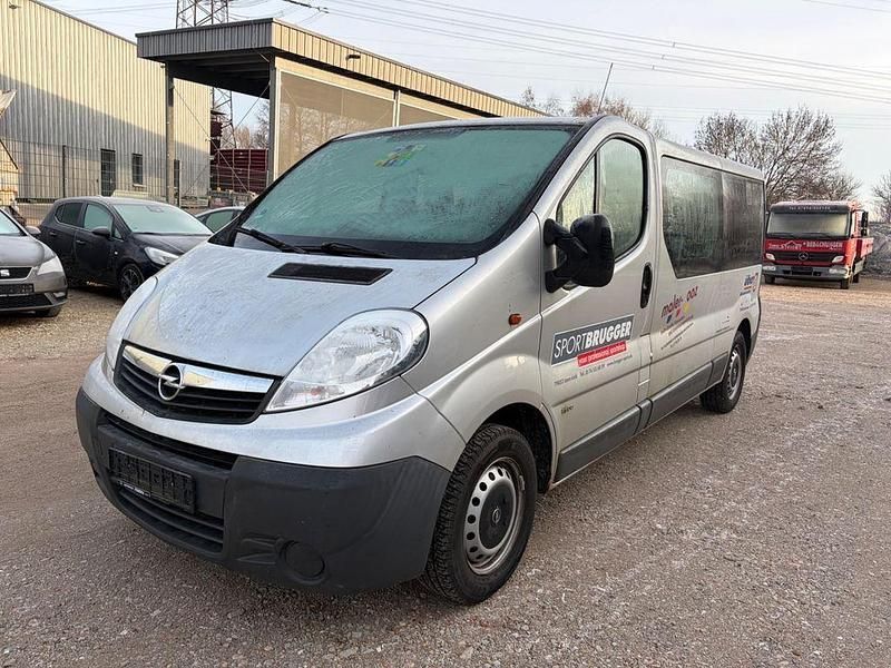 Gebraucht Opel Vivaro 114 PS (83 kW) 2010 Silber Van / Kleinbus