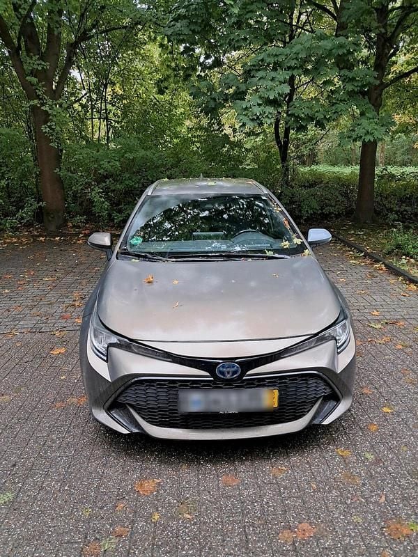 Braun Gebraucht 2022 Toyota Corolla Hybrid Limousine | 21.000 € (Fairer Preis) - Bild 1/4