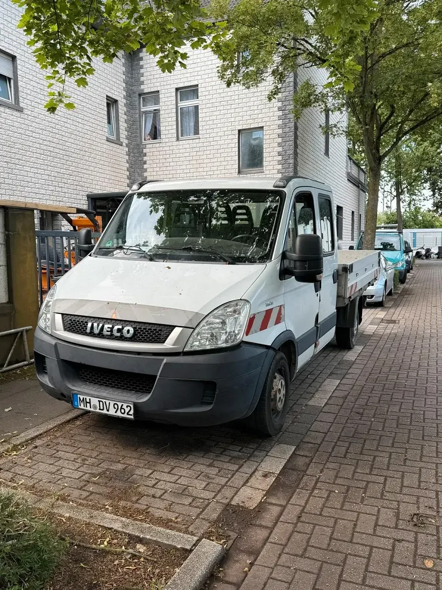 Gebraucht Iveco Daily 86 PS (63 kW) 2011 Weiß Limousine