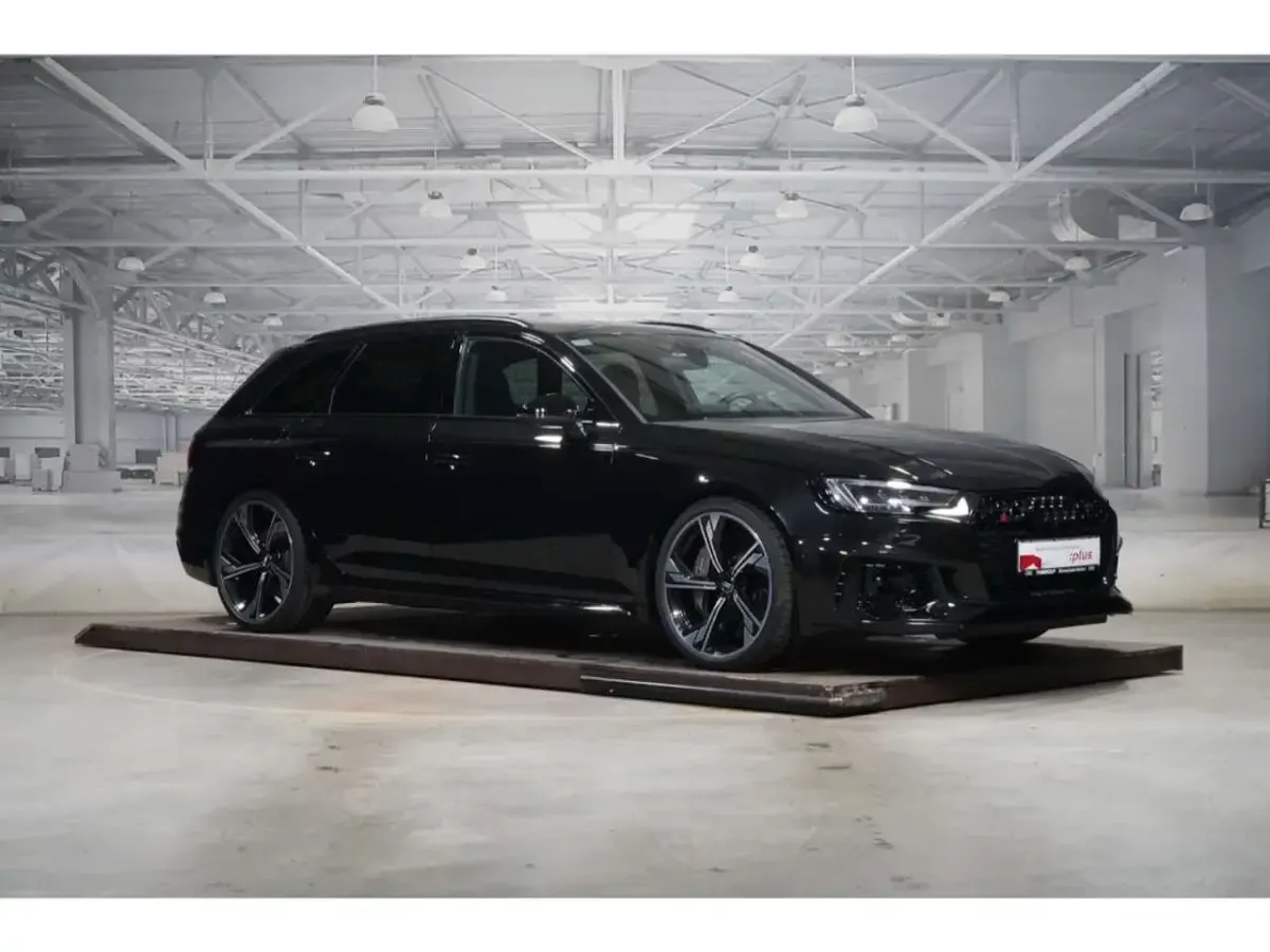 Gebraucht Audi RS4 Ambiente 450 PS (330 kW) 2019 Mythosschwarz metallic Kombi