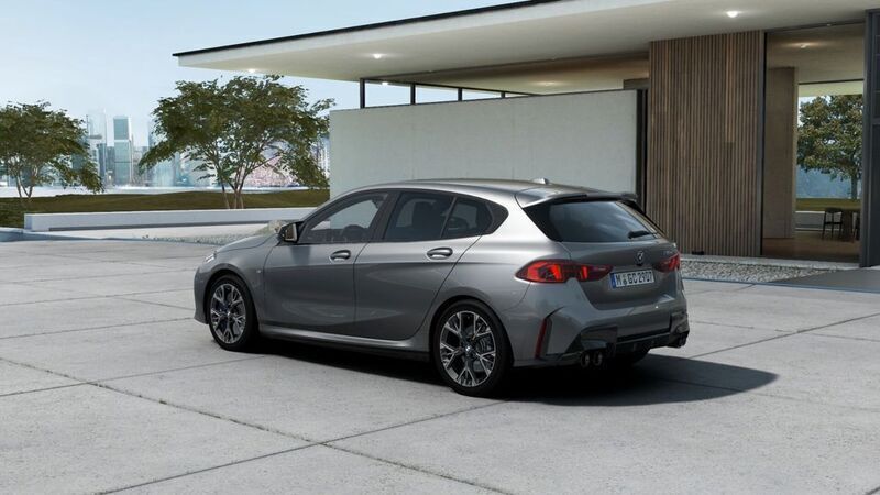 Gebraucht BMW M135 Performance 300 PS (220 kW) 2024 Skyscraper grau metallic Kleinwagen
