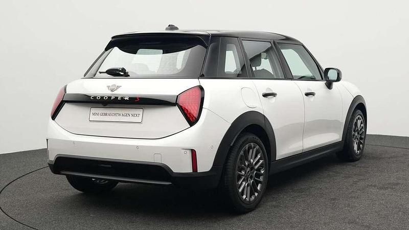 Gebraucht Mini Cooper S Classic 204 PS (150 kW) 2024 Weiß Kleinwagen