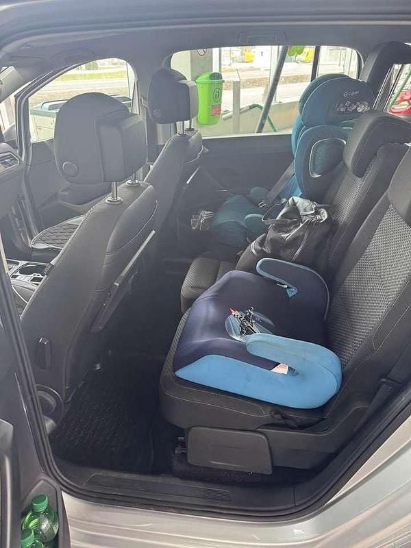 Gebraucht VW Touran Comfortline 150 PS (110 kW) 2021 Grau Van / Kleinbus