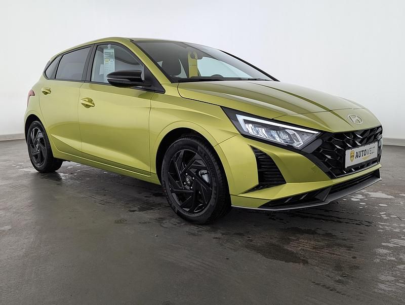 Gebraucht Hyundai i20 Blackline 90 PS (66 kW) 2026 Lucid lime / met Kleinwagen