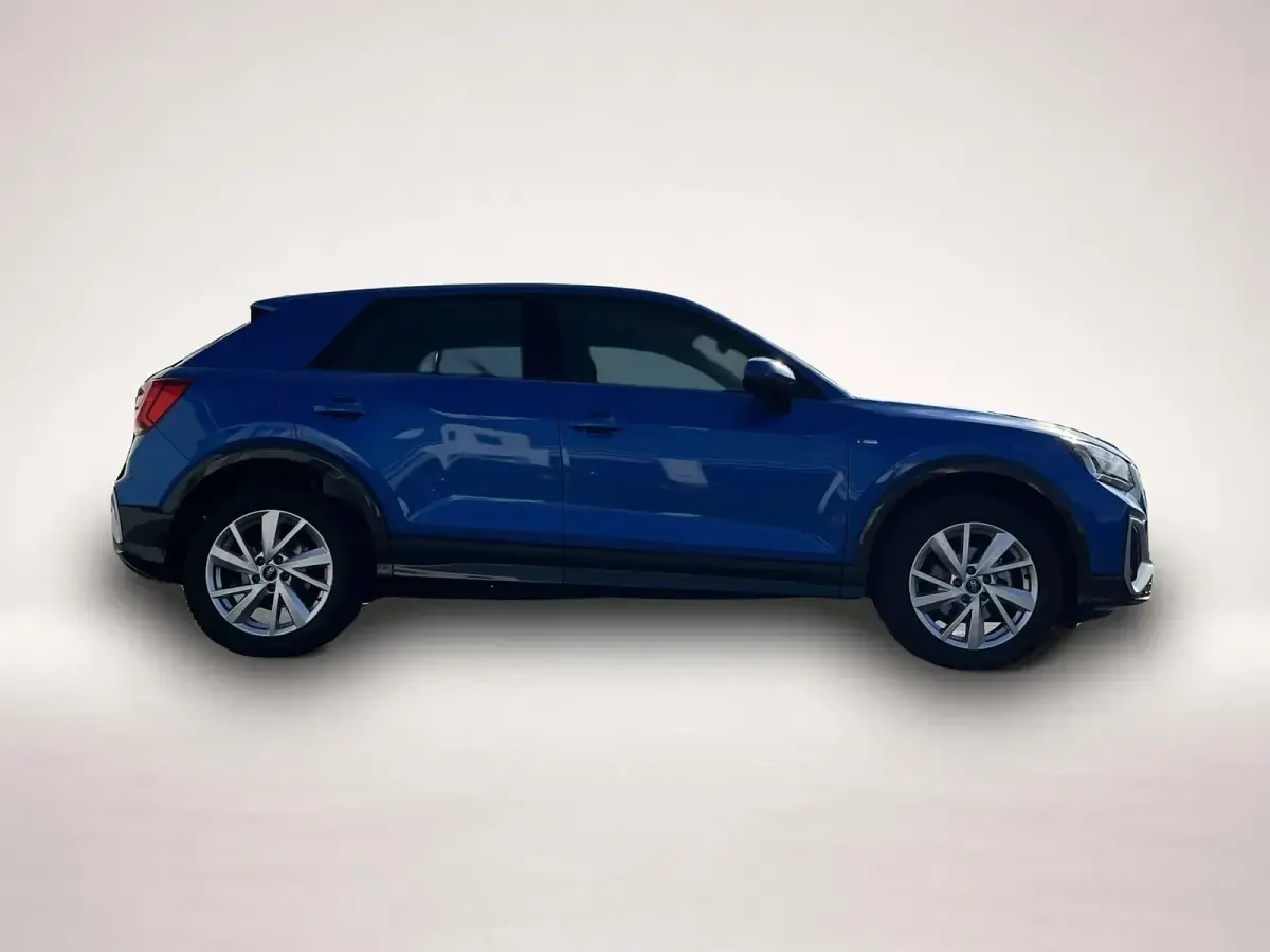 Gebraucht Audi Q2 S-Line 150 PS (110 kW) 2024 Manufacturer SUV