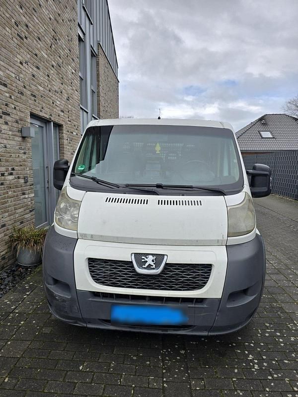 Gebraucht Peugeot Boxer 155 PS (114 kW) 2011 Weiß Van